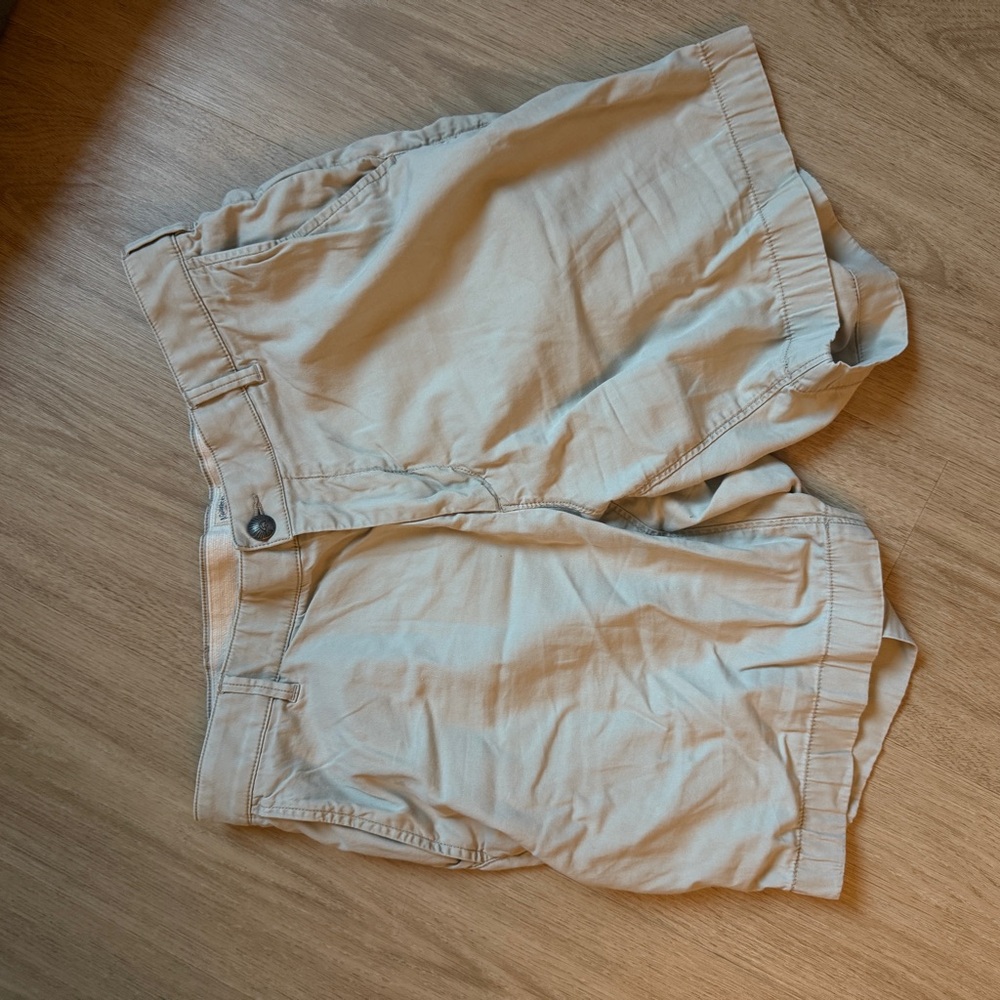 Faherty Light Tan Cargo Shorts